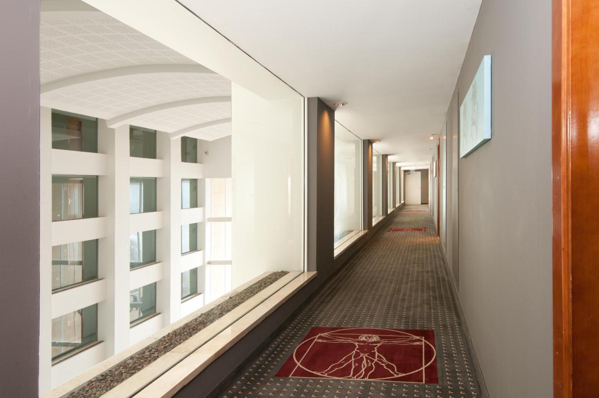 Arena Hotel By The Beach Bat Yam Exterior foto