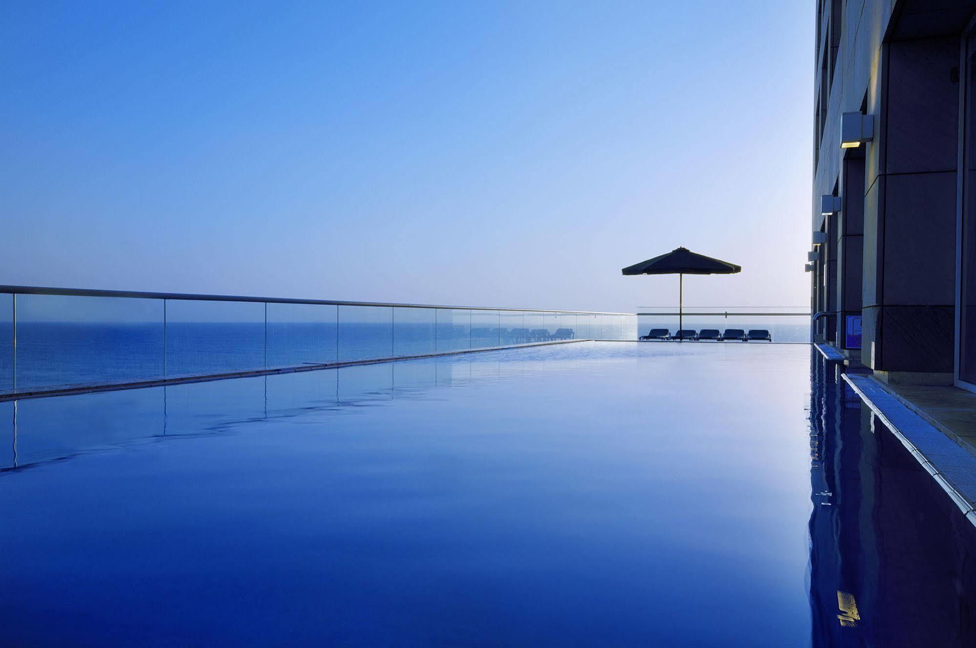 Arena Hotel By The Beach Bat Yam Exterior foto