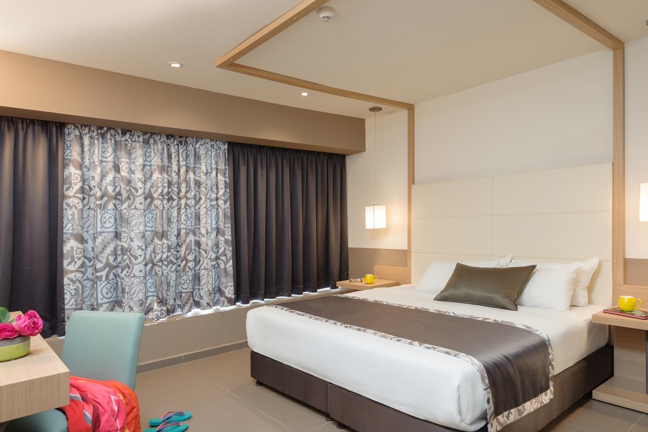 Arena Hotel By The Beach Bat Yam Exterior foto