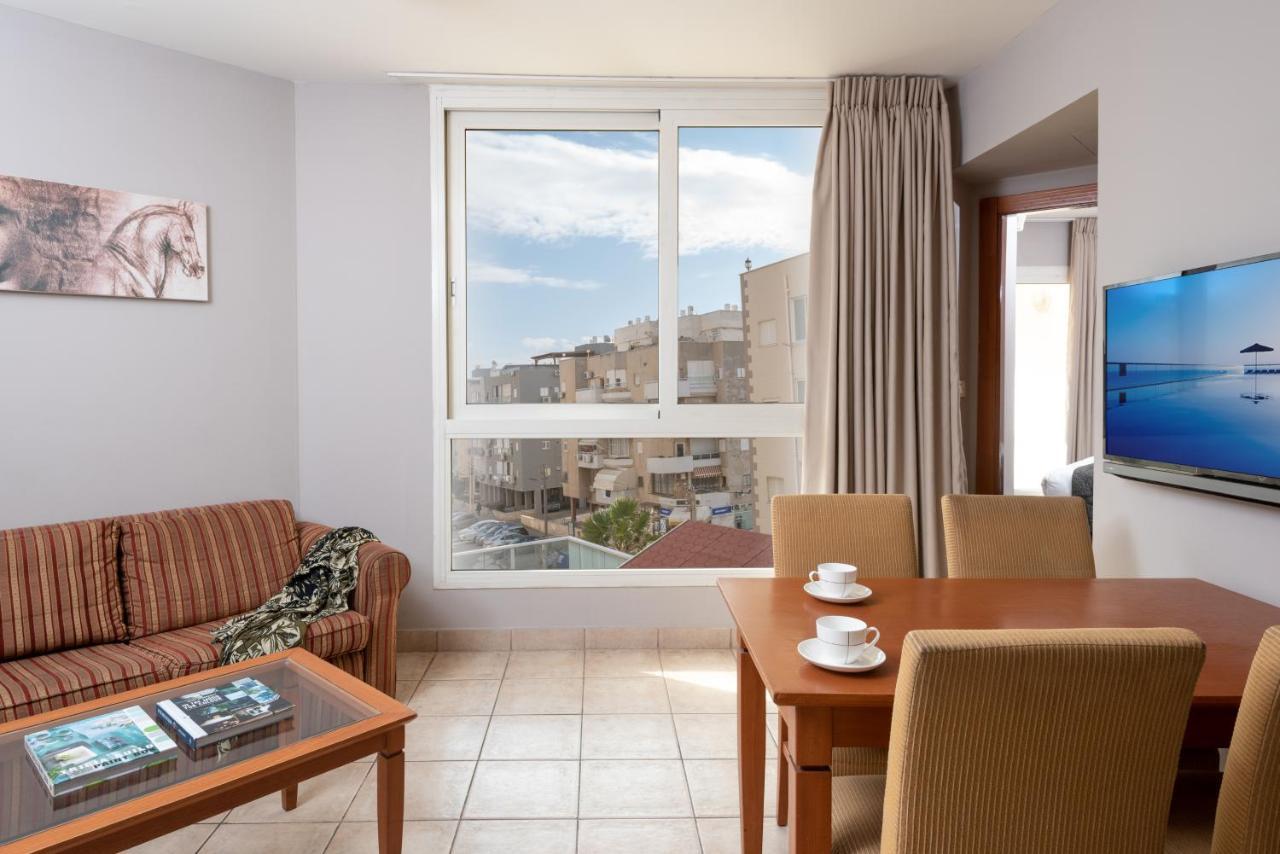 Arena Hotel By The Beach Bat Yam Exterior foto