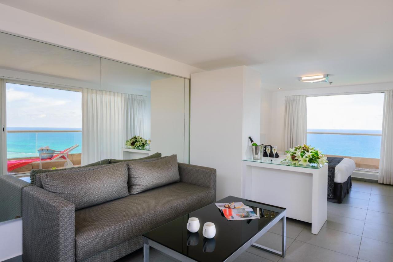Arena Hotel By The Beach Bat Yam Exterior foto
